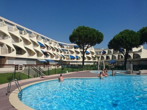 Appartement 2 pièces + cabine, Port Camargue, piscine, parking - FR-1-731-112